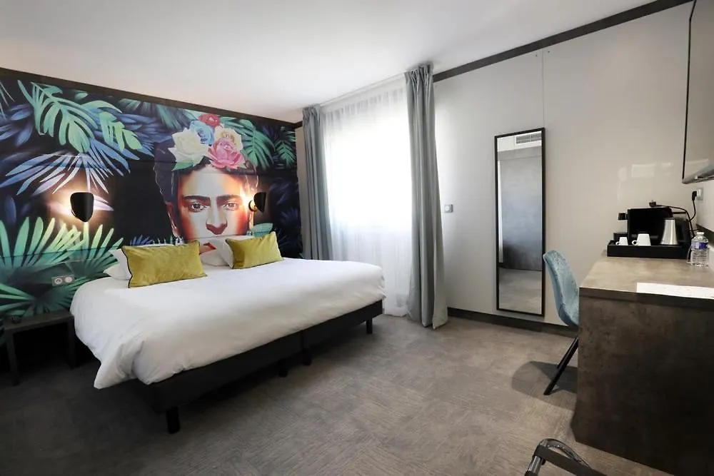 ***  Hotel La Capelle Millau France