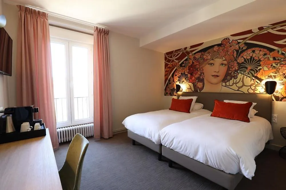 Hotel La Capelle Millau 3*,