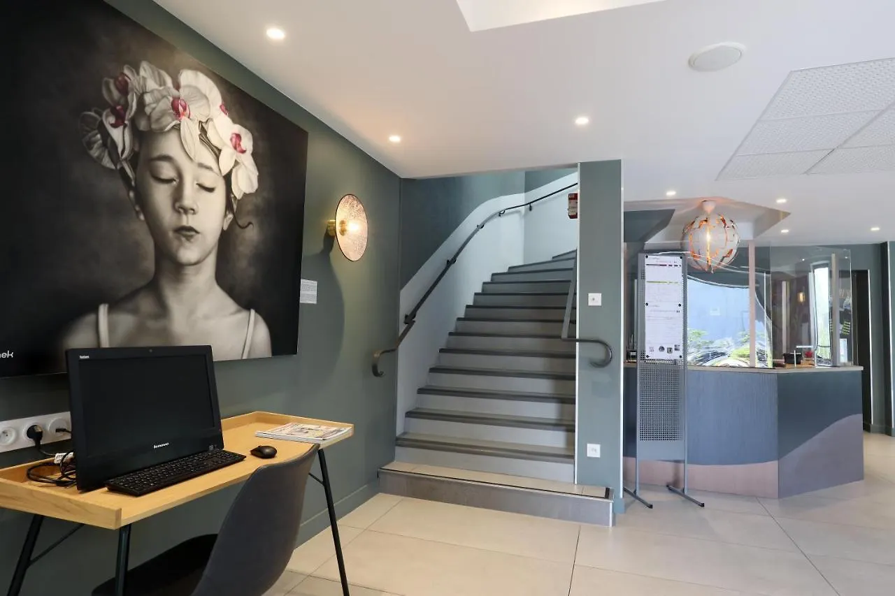 Hotel La Capelle Millau 3*,  France