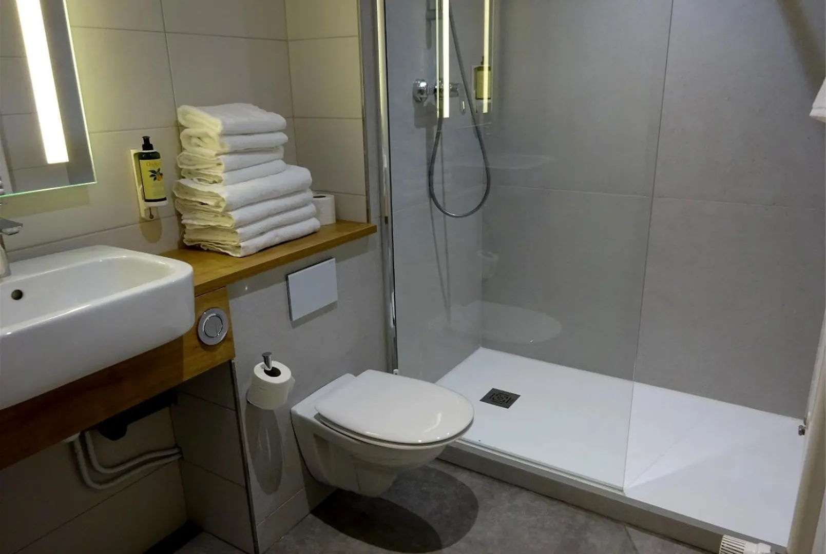 Hotel La Capelle Millau 3*,  France